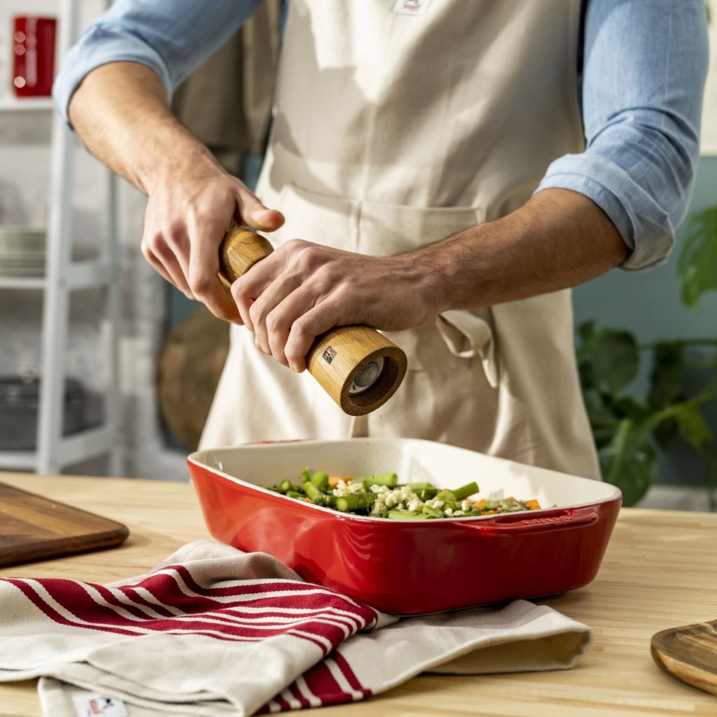Staub Bakform 34 x 24 cm, röd, keramik