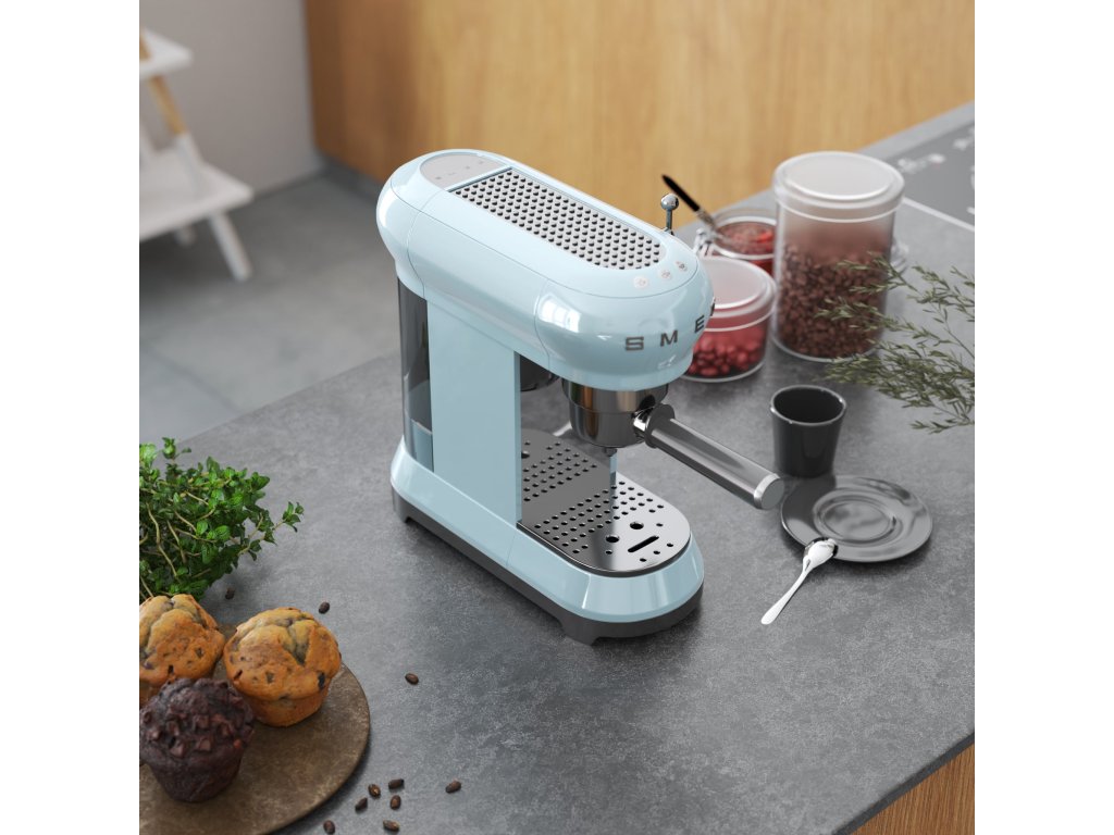 Smeg Halvautomatisk kaffemaskin 50'S STYLE ECF01PBEU, pastellblå