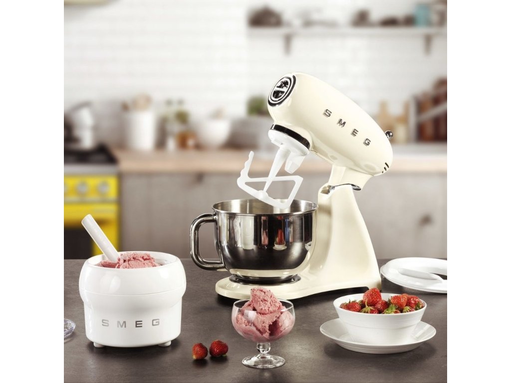 Smeg Hushållsassistent SMF03CREU, gräddvit