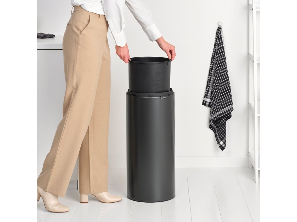 Brabantia Soptunna med trycklock TOUCH BIN NEW 30 l, mörk grå, stål