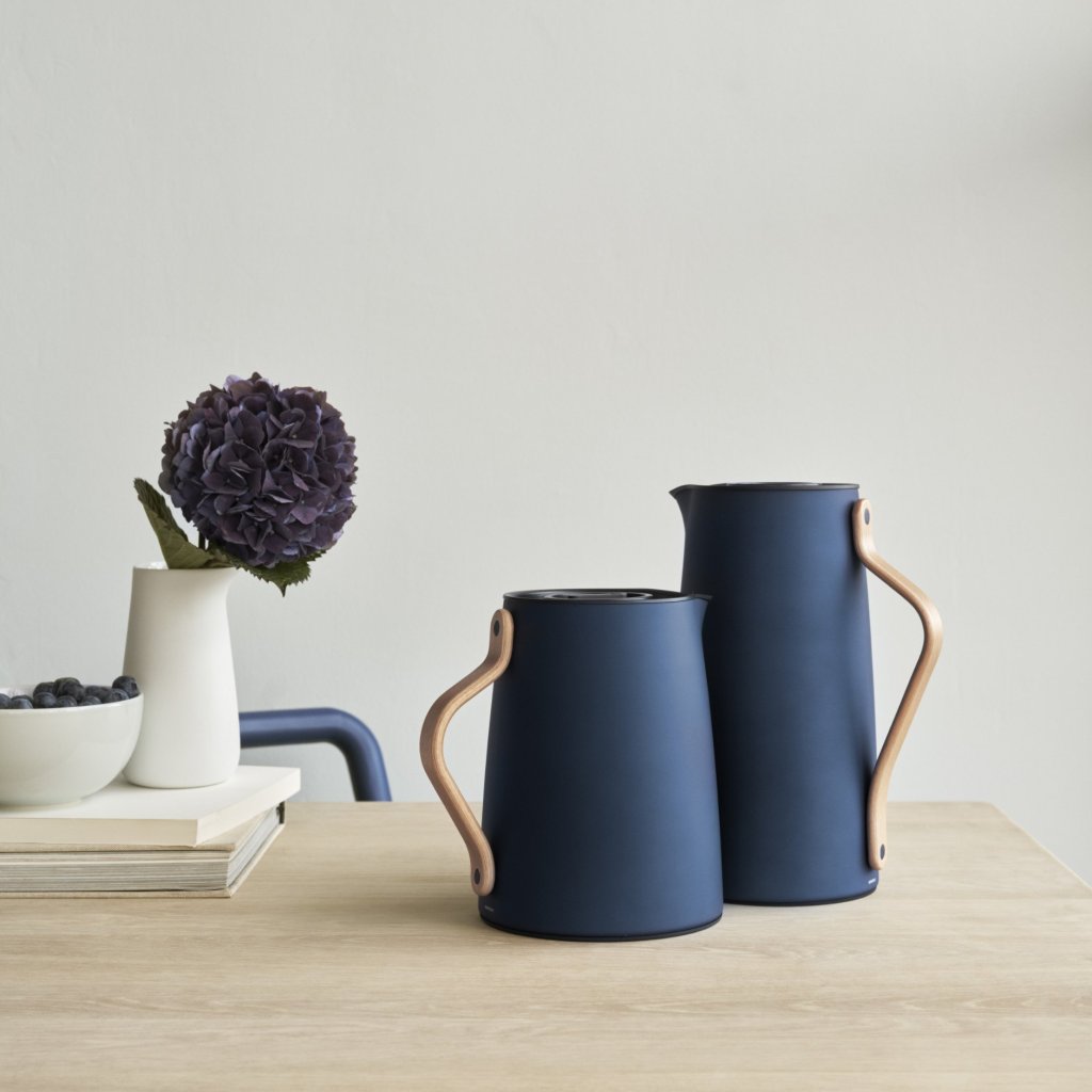Stelton Vakuumkanna EMMA 1 l, för te, mörkblå, rostfritt stål