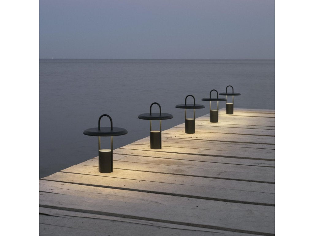 Stelton Bärbar bordslampa PIER 25 cm, LED, svart