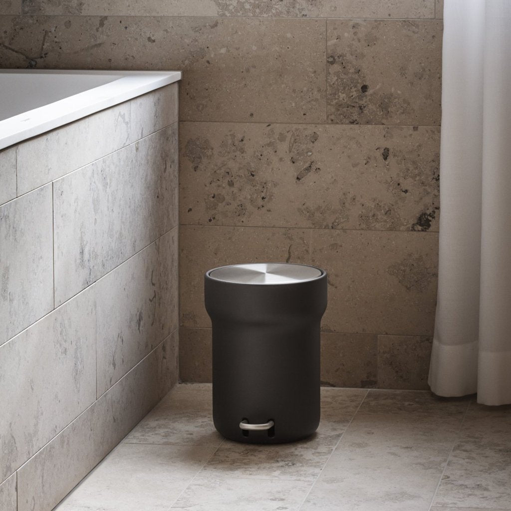 Eva Solo Badrumssoptunna CITADEL 5 l, svart, plast / rostfritt stål