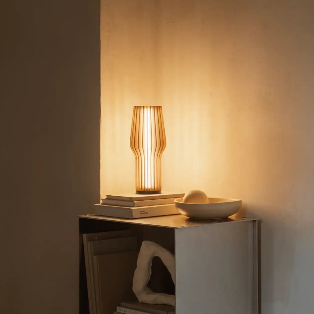 Eva Solo Bärbar bordslampa RADIANT 28 cm, LED, naturlig, trä