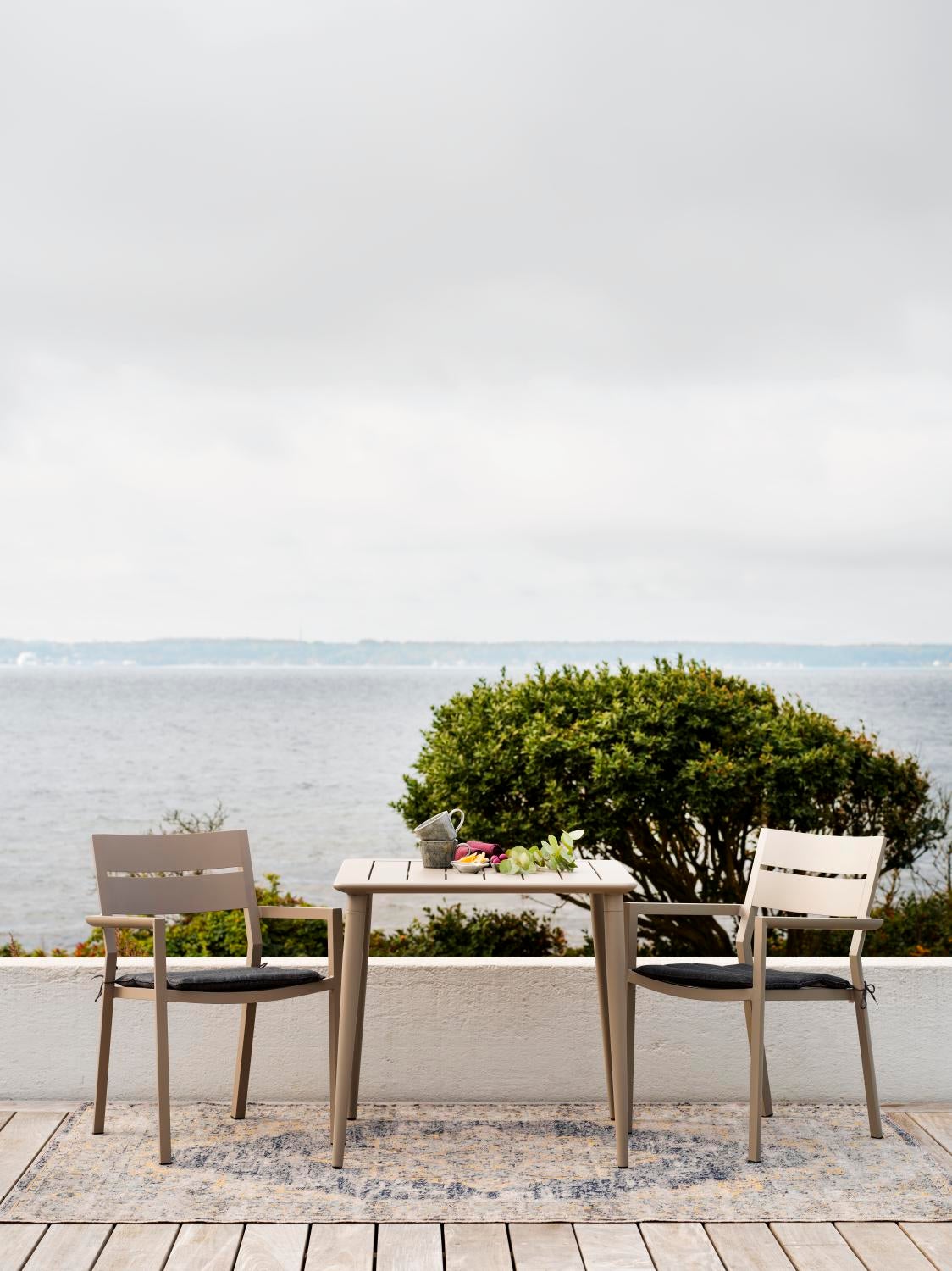 Brafab Nimes matbord Khaki 78x78 cm