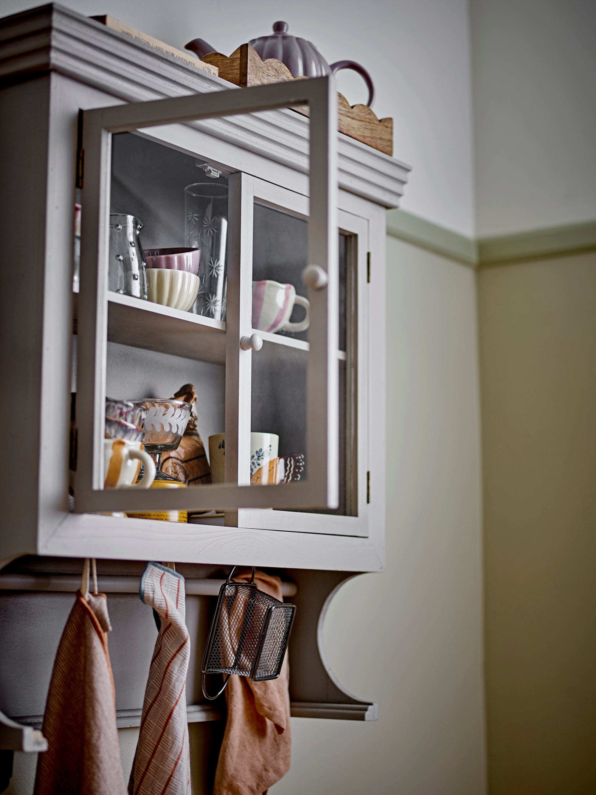 Bloomingville Pilu Skåp, Grå, Granträ