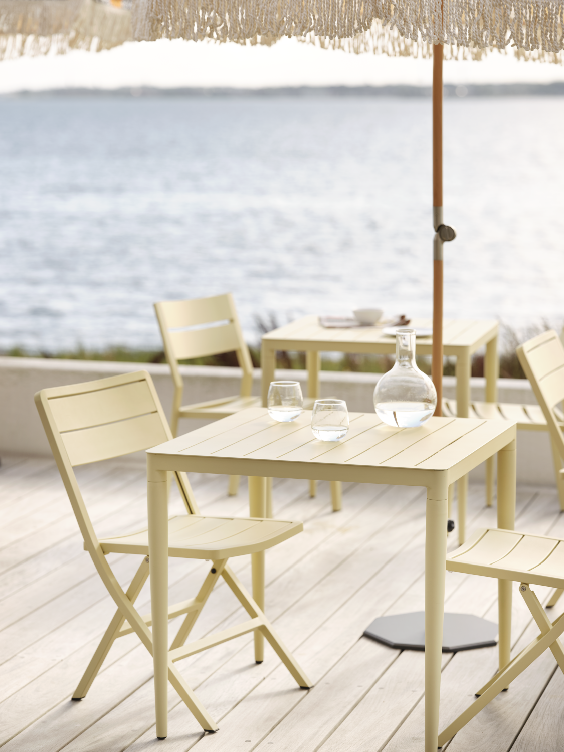 Brafab Bigby matbord Lemon 76x76 cm