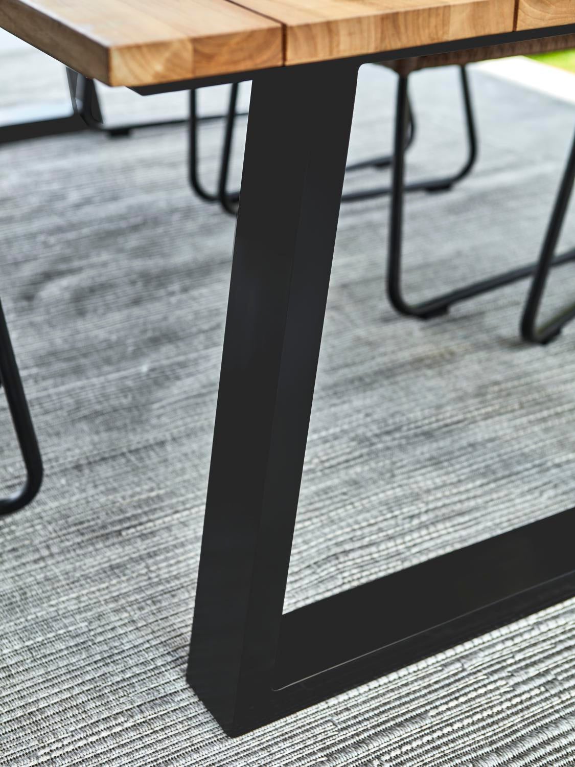 Brafab Laurion matbord Natur/svart 230x100 cm