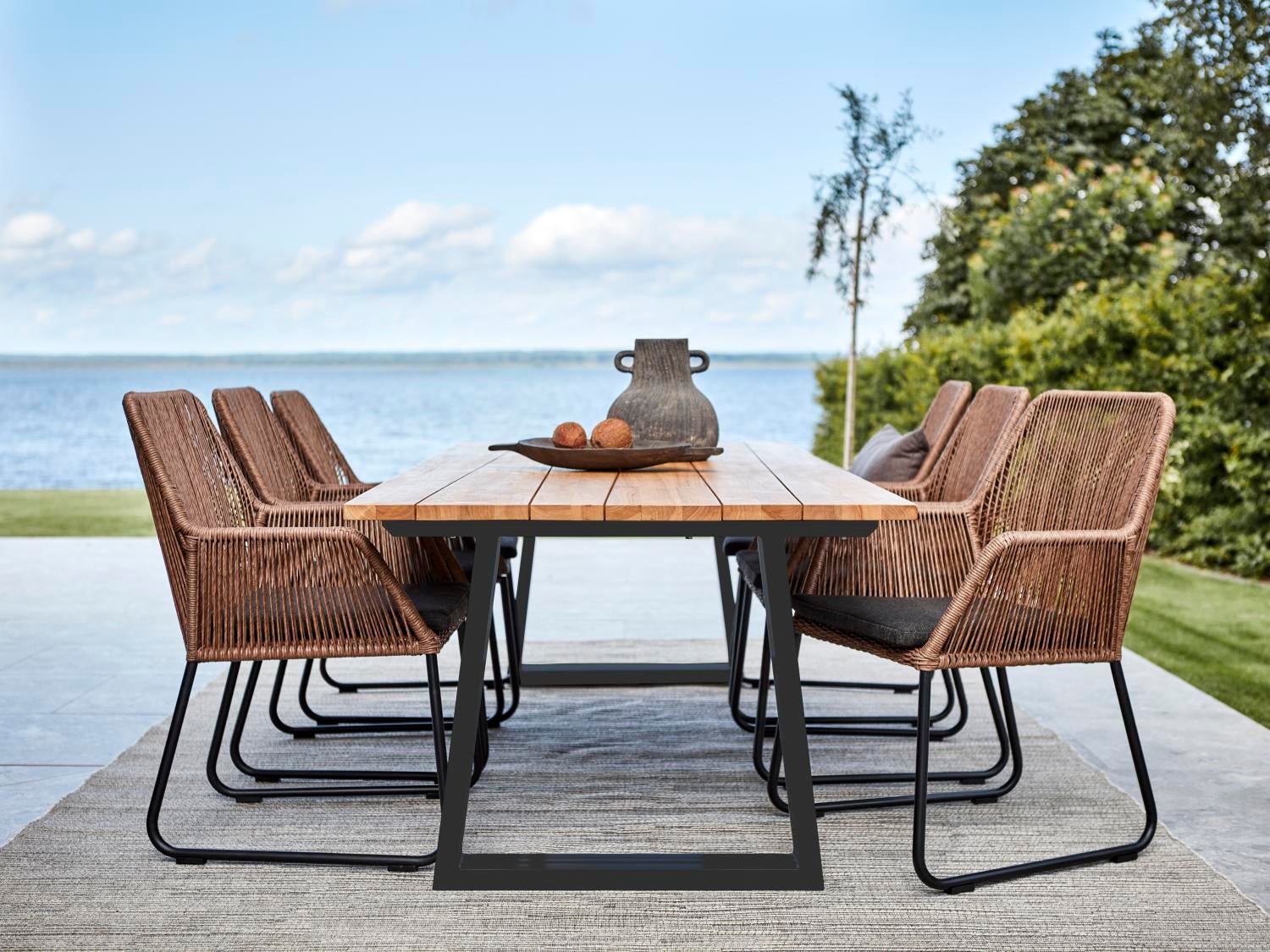 Brafab Laurion matbord Natur/svart 230x100 cm