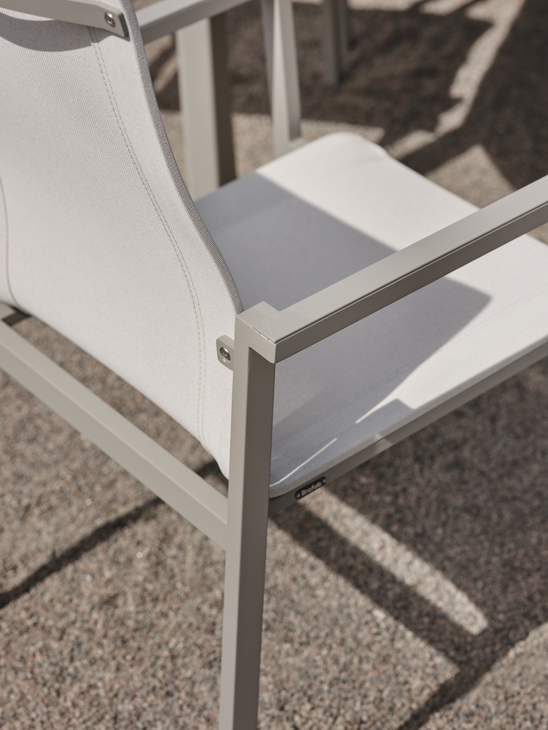 Brafab Comfy karmstol Khaki/Off-white