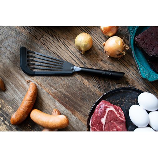 Satake Black, Stekspade med silikonkant