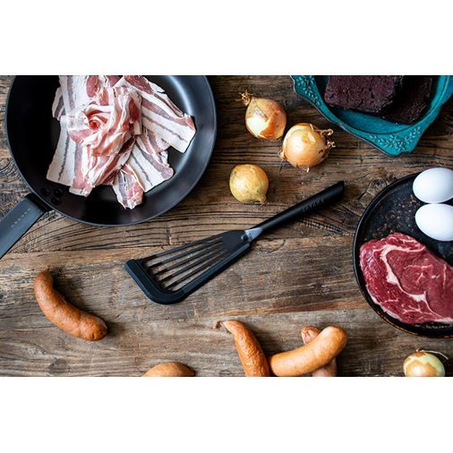 Satake Black, Stekspade med silikonkant