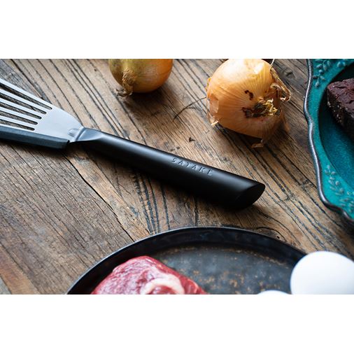 Satake Black, Stekspade med silikonkant