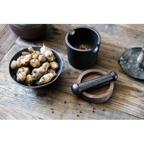 Satake Mortel i gjutjärn och Valnöt