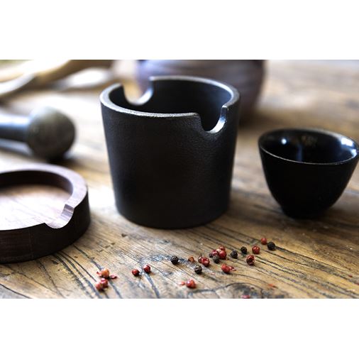 Satake Mortel i gjutjärn och Valnöt