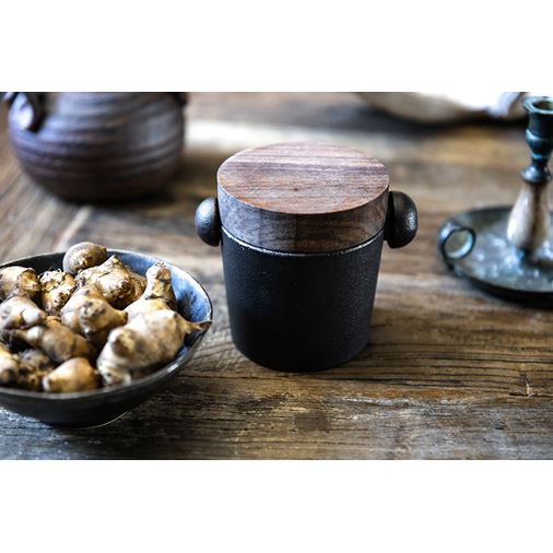 Satake Mortel i gjutjärn och Valnöt